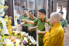 Công an thành phố Hà Nội chúc mừng Phật giáo Thủ đô nhân mùa Phật đản PL.2567